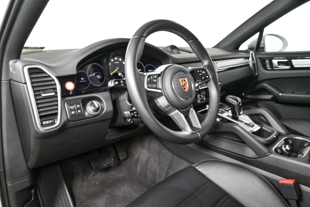 2023 Porsche Cayenne E-Hybrid Coupe Platinum Edition photo 4