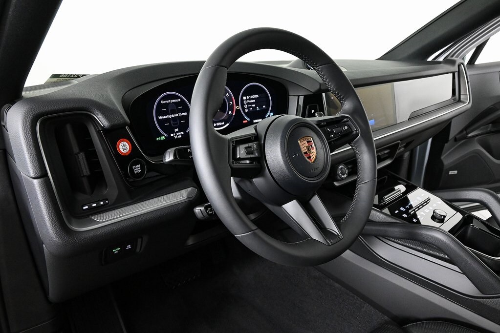 2026 Porsche Cayenne Coupe photo 4