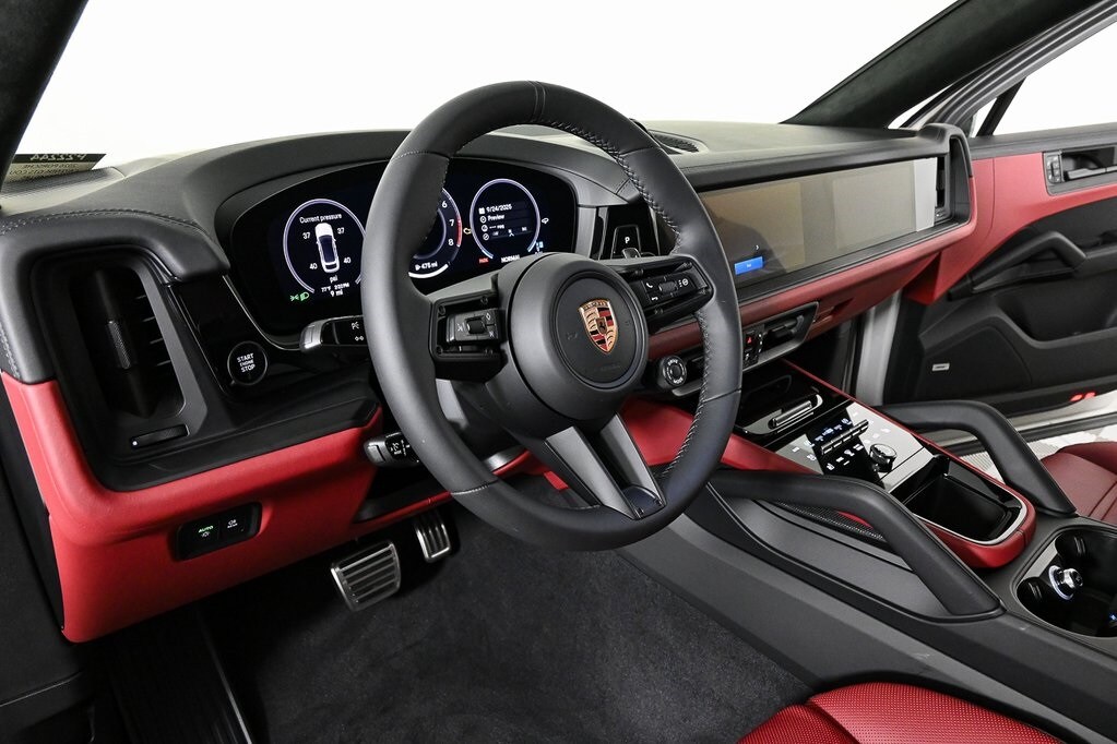 2026 Porsche Cayenne Coupe GTS photo 4