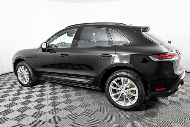 2025 Porsche Macan T photo 2