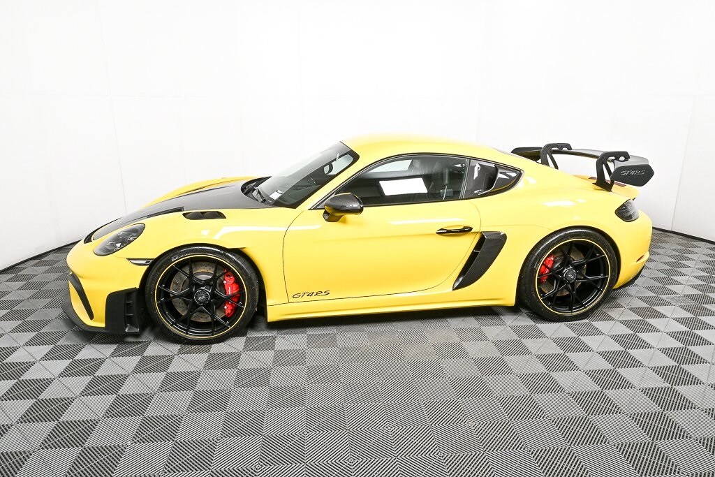 2025 Porsche Cayman GT4 RS photo 2