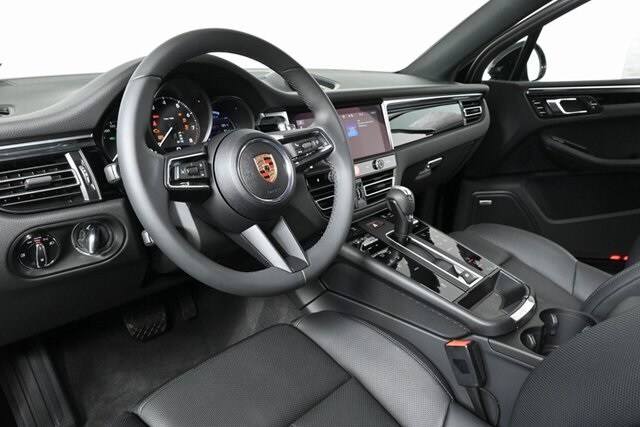 2025 Porsche Macan T photo 3