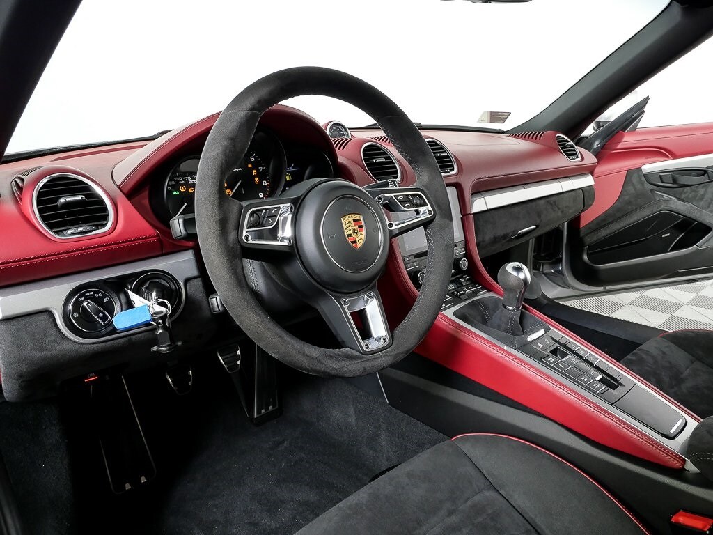 2021 Porsche Boxster Spyder photo 4