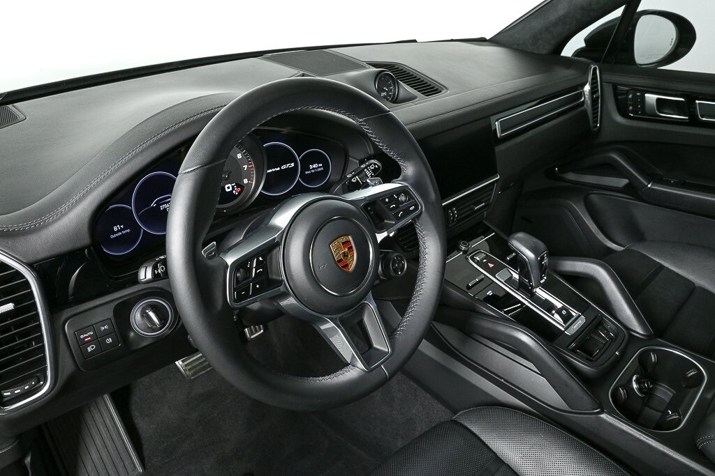2023 Porsche Cayenne GTS photo 4