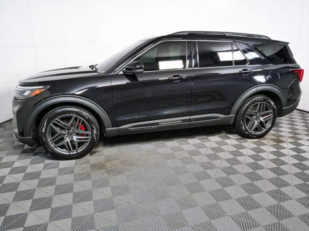 Used 2025 Ford Explorer ST SUV