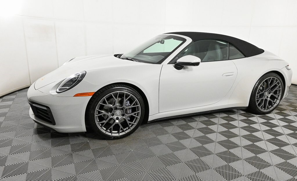 2022 Porsche 911 4 photo 2