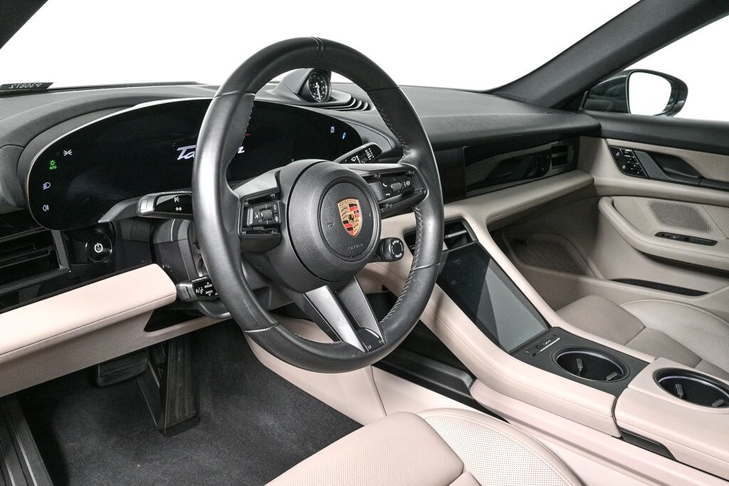 2021 Porsche Taycan photo 4