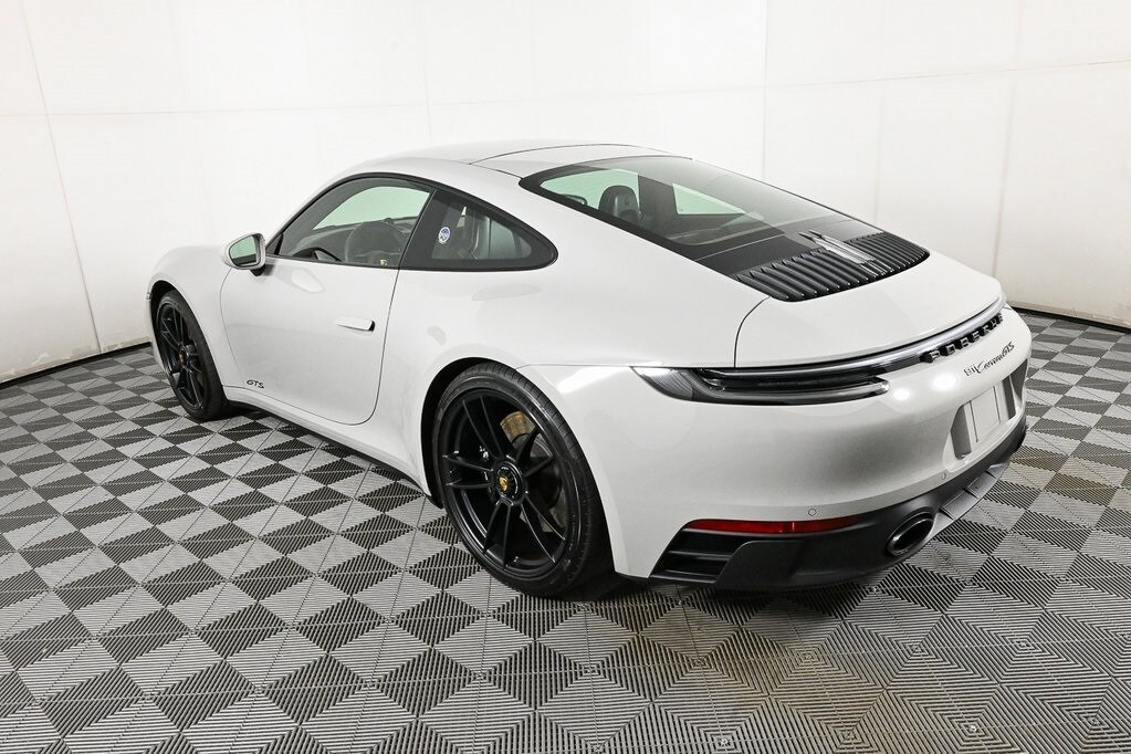 2024 Porsche 911 GTS photo 3