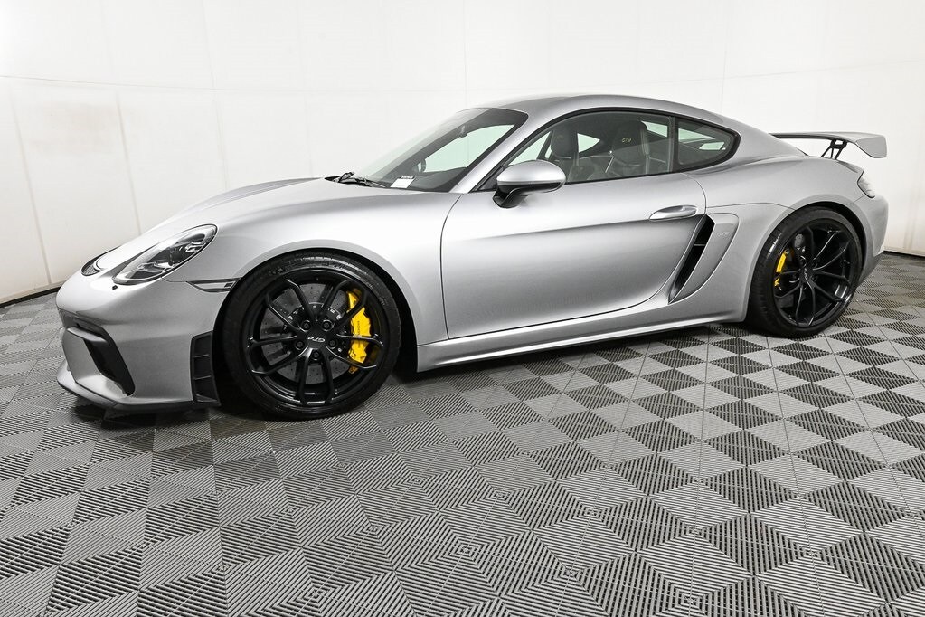 2020 Porsche Cayman GT4 photo 2