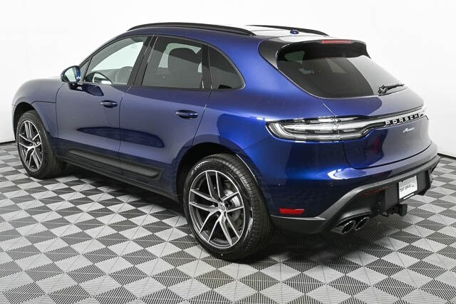2025 Porsche Macan S photo 3