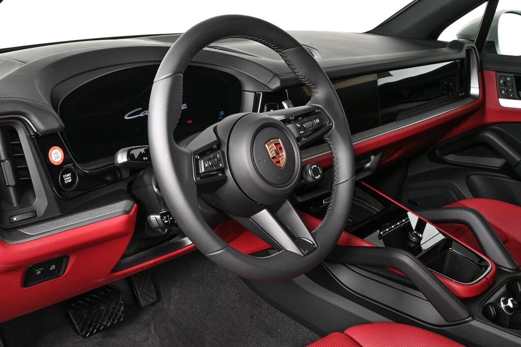 2026 Porsche Cayenne photo 3