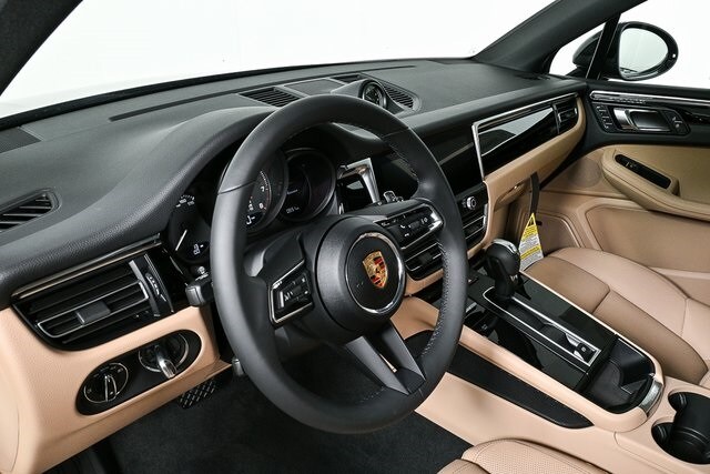 2025 Porsche Macan T photo 3