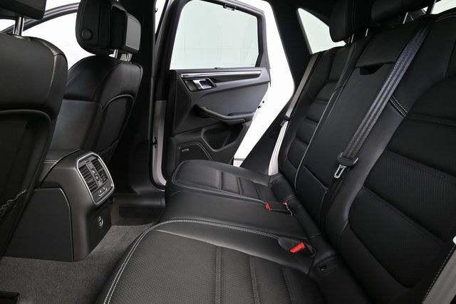 2026 Porsche Macan S - Photo 17