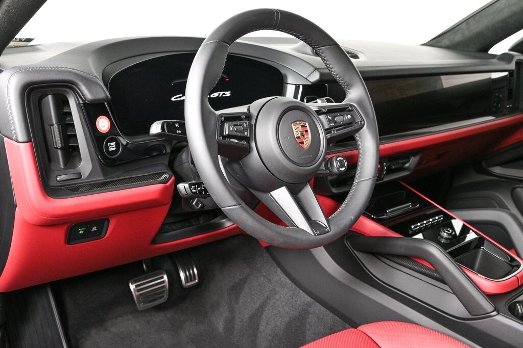 2025 Porsche Cayenne Coupe GTS photo 4