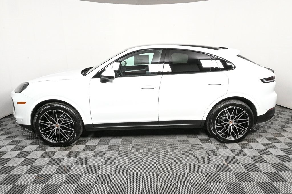 2026 Porsche Cayenne Coupe photo 2