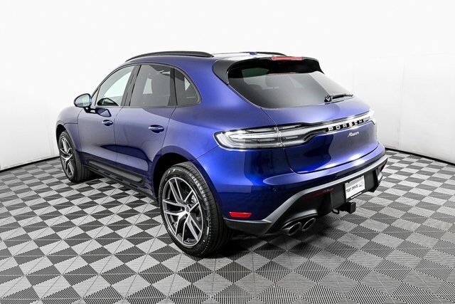 2025 Porsche Macan S photo 3