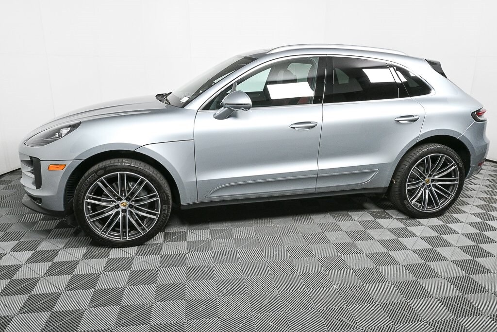 2021 Porsche Macan S photo 2