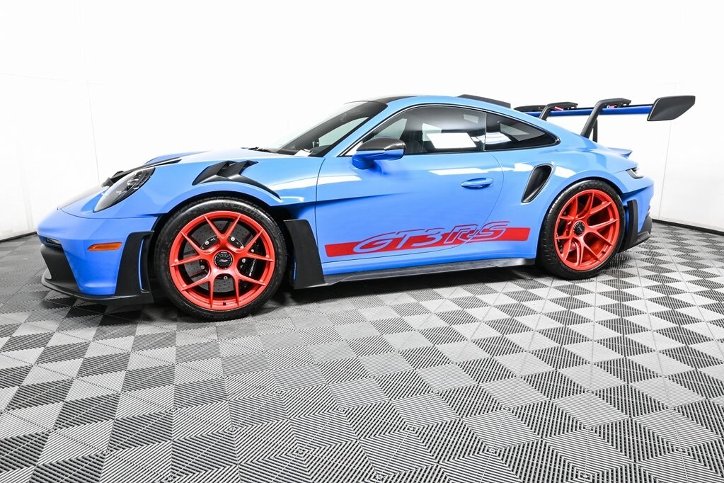 2024 Porsche 911 GT3 RS Coupe photo 2