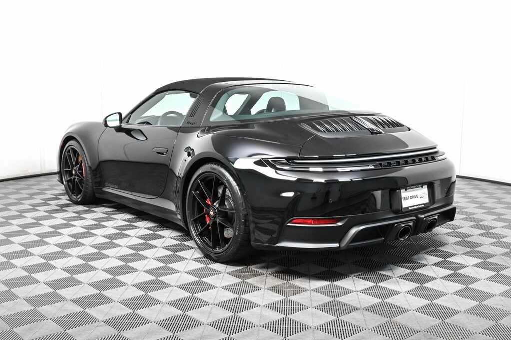 2025 Porsche 911 Targa 4 GTS photo 3