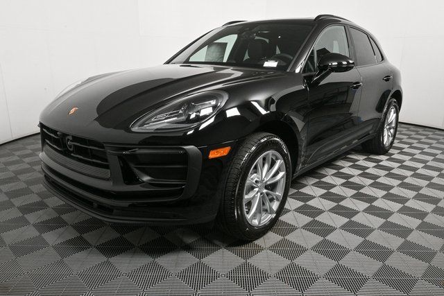2025 Porsche Macan Base