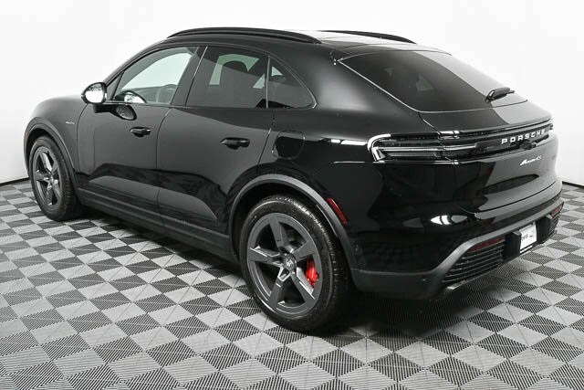 2025 Porsche Macan Electric photo 2