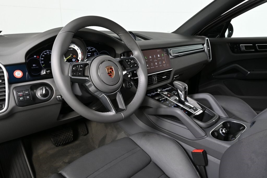 2022 Porsche Cayenne E-Hybrid Coupe Platinum Edition photo 3