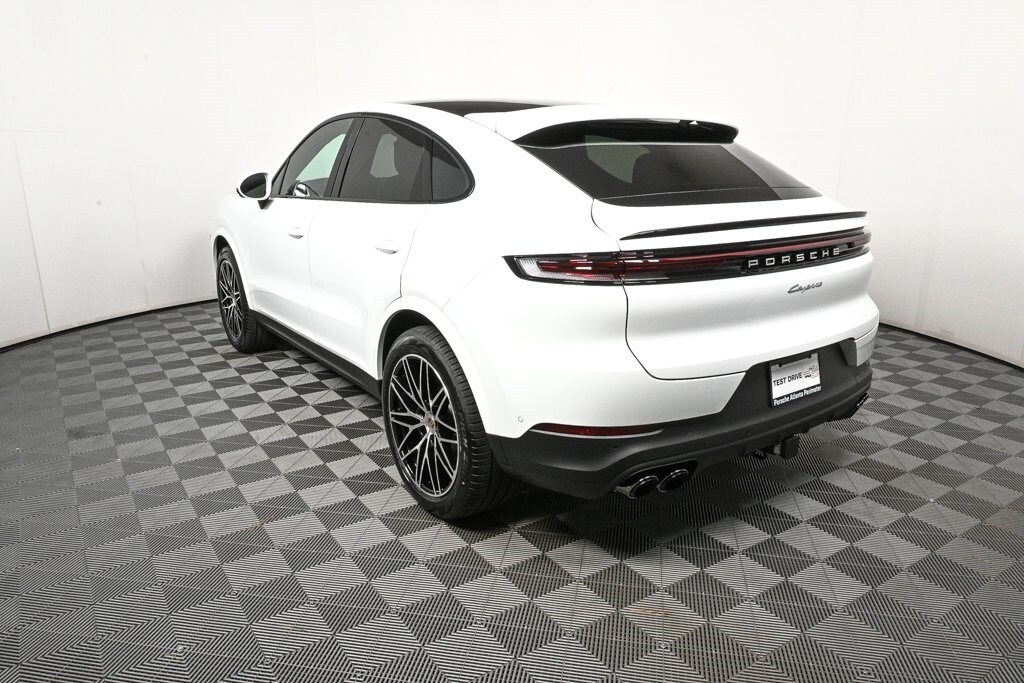 2026 Porsche Cayenne Coupe photo 3