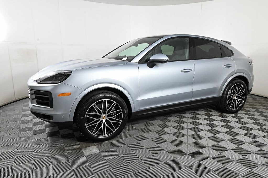 2026 Porsche Cayenne Coupe photo 2