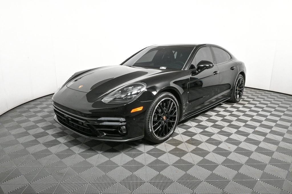 2021 Porsche Panamera Turbo S E-Hybrid's photo