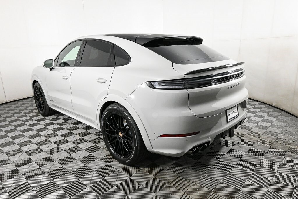 2026 Porsche Cayenne Coupe GTS photo 3