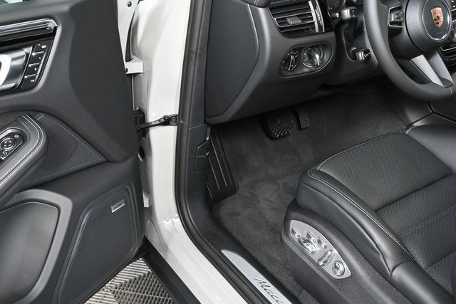 2026 Porsche Macan S - Photo 7