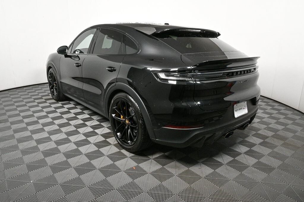 2024 Porsche Cayenne Coupe Turbo GT photo 3