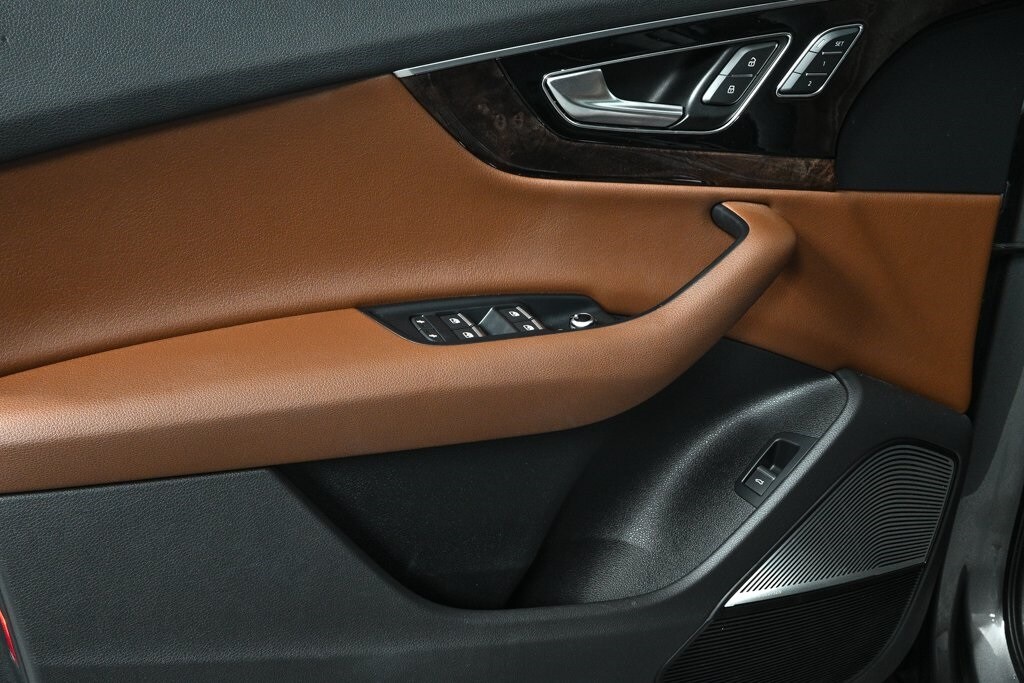 2017 Audi Q7 3.0T Prestige photo 4
