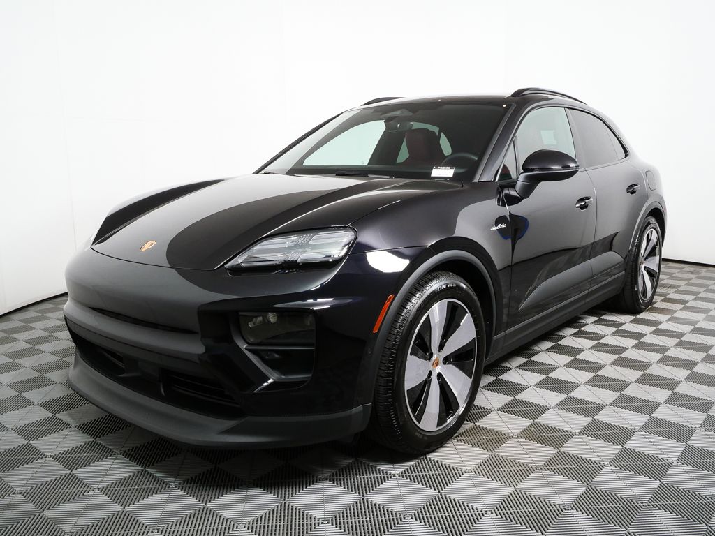 2025 Porsche Macan Macan 4 Electric's photo