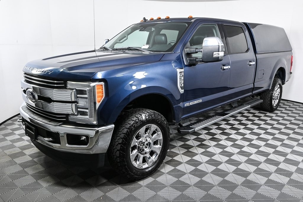 2019 Ford F-350 Super Duty Lariat's photo