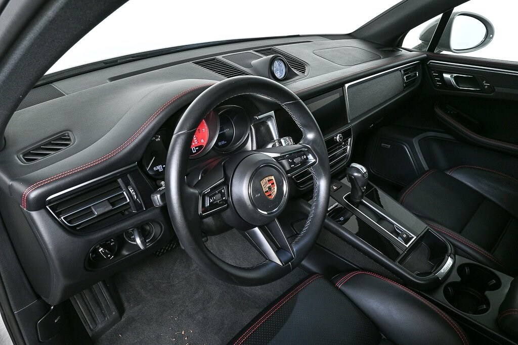 2023 Porsche Macan GTS photo 4