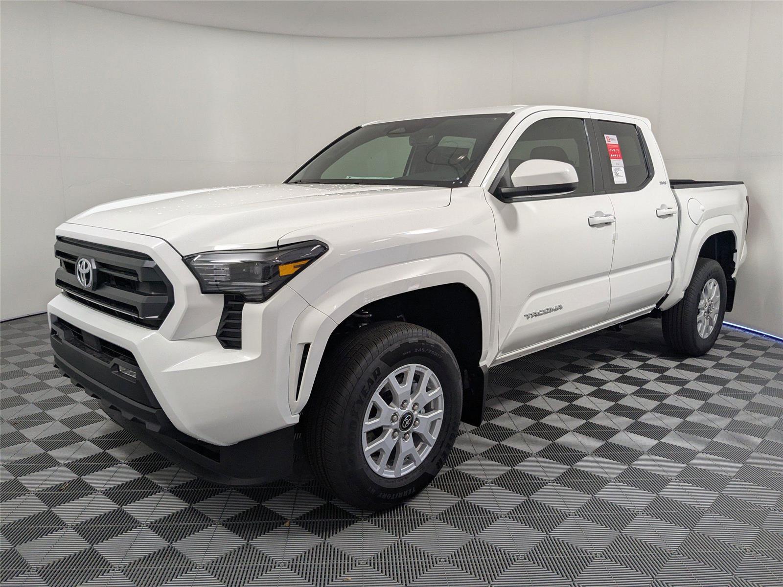 2025 Toyota Tacoma SR5 photo 2