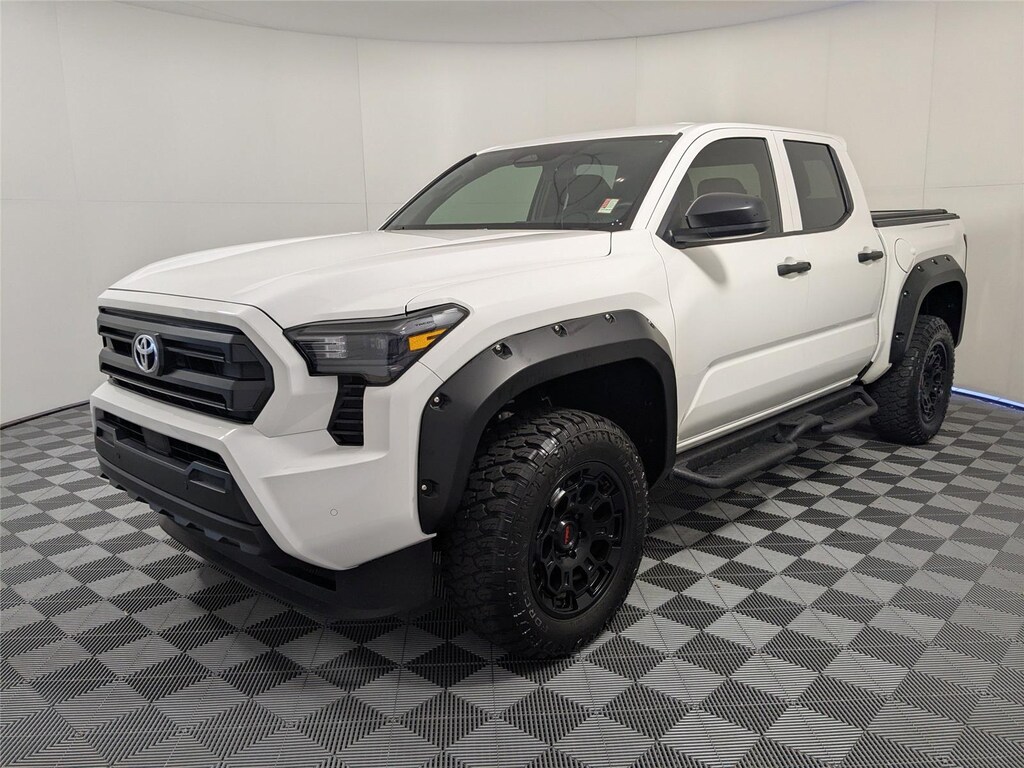 Used 2025 Toyota Tacoma SR Truck