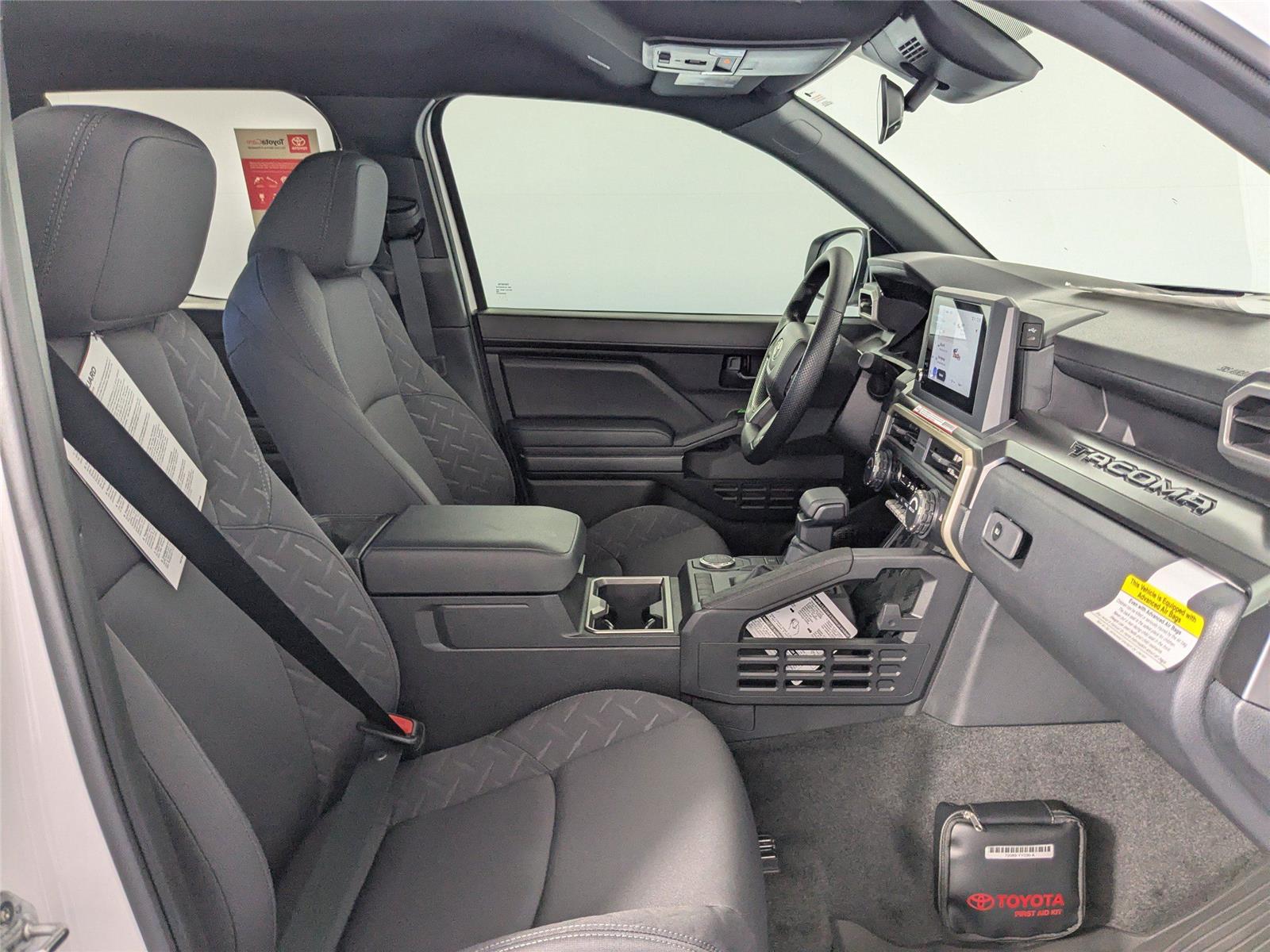 2025 Toyota Tacoma SR5 photo 4
