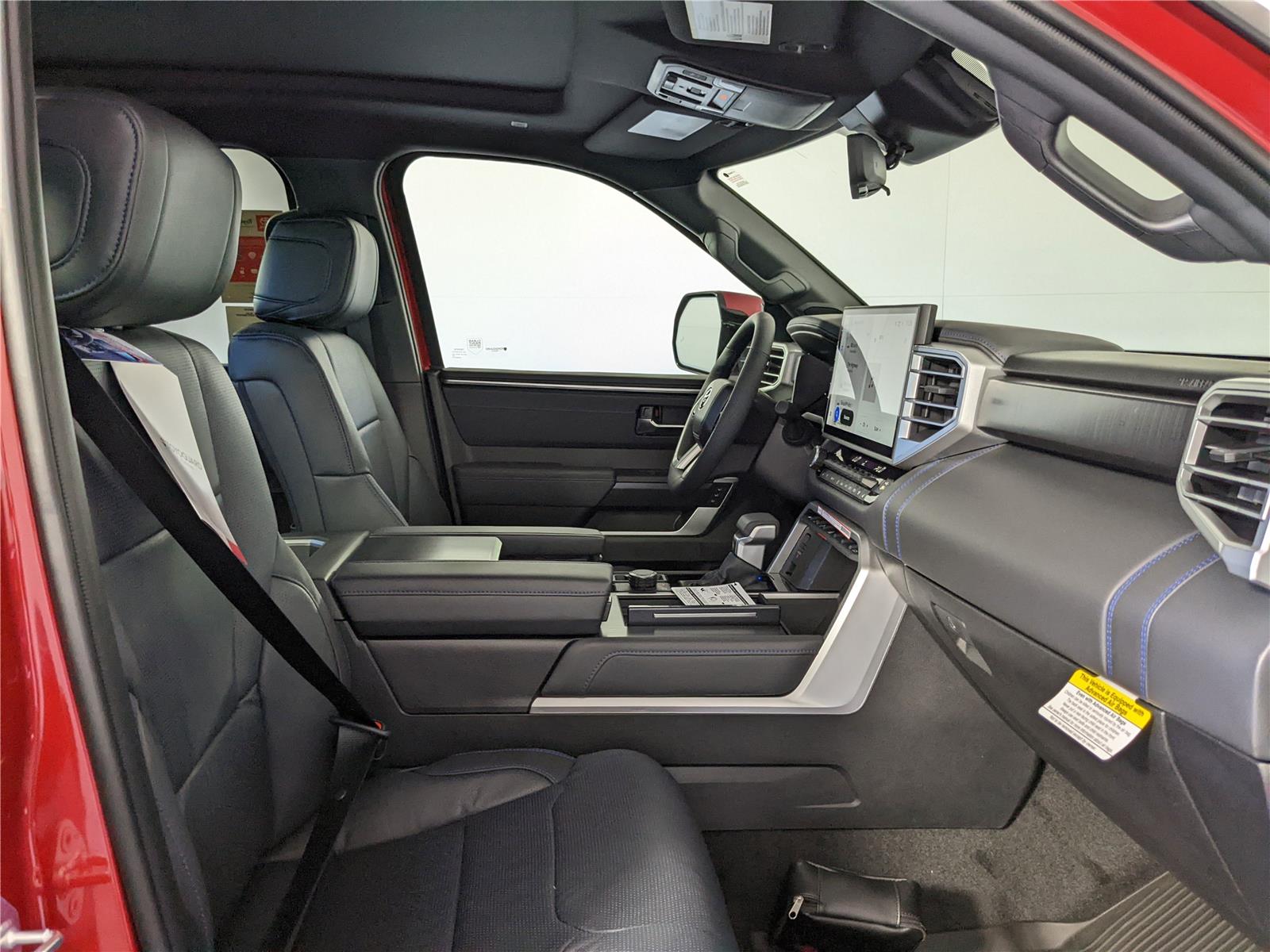 2025 Toyota Tundra Platinum CrewMax photo 4