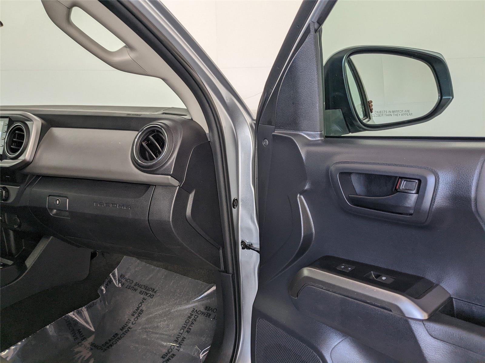 2023 Toyota Tacoma SR5 photo 3