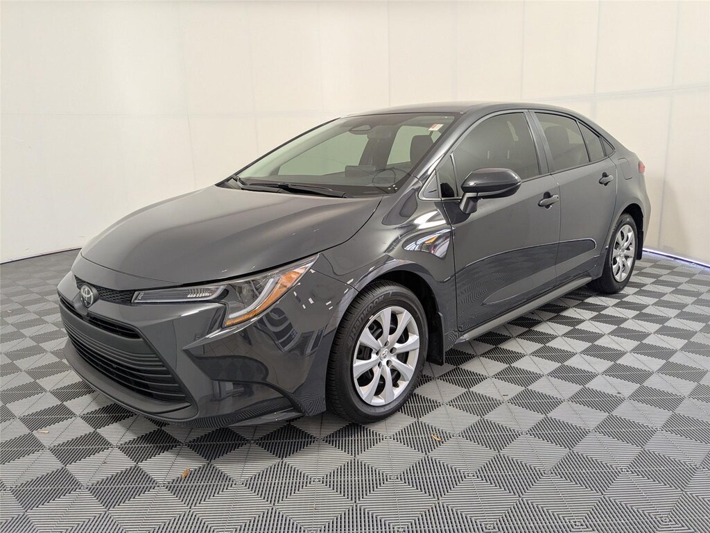 Used 2025 Toyota Corolla LE Sedan