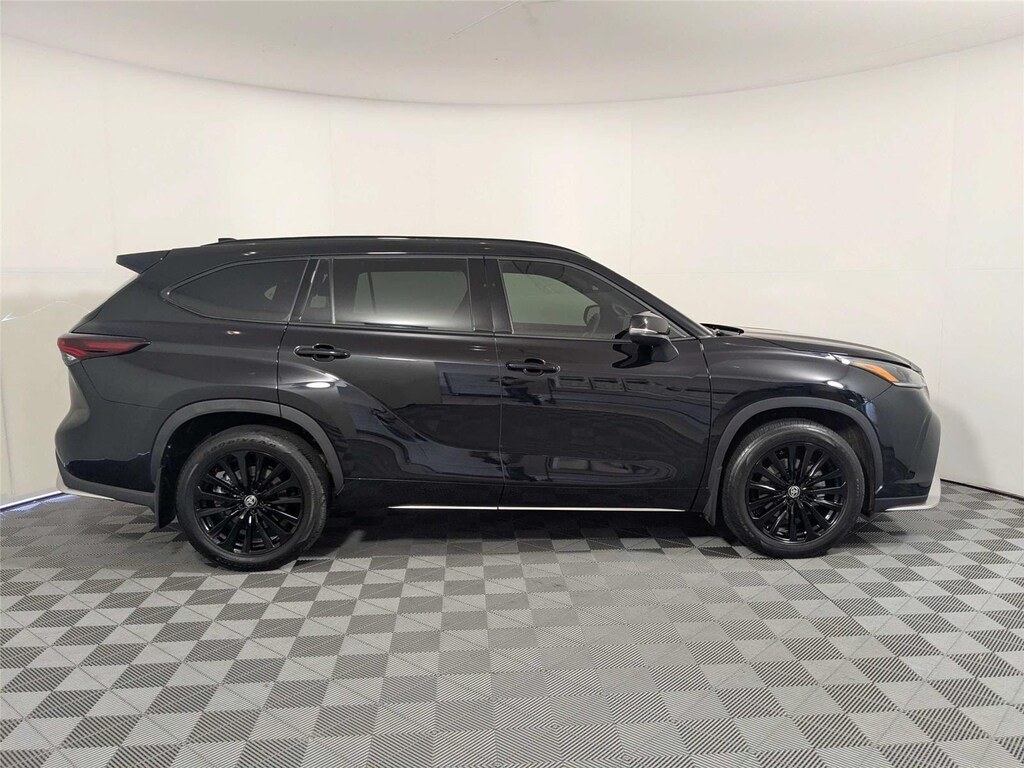 Used 2025 Toyota Highlander MP