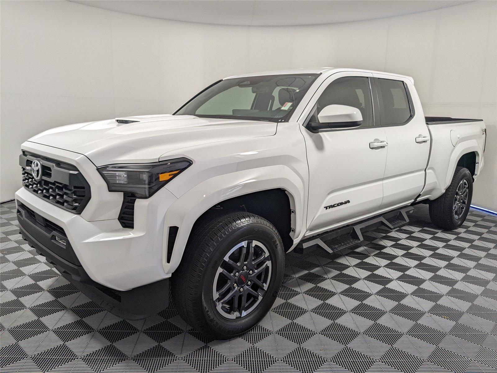 2024 Toyota Tacoma TRD Sport photo 2
