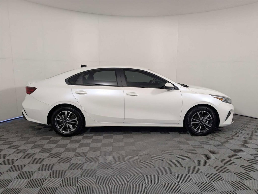 Used 2024 Kia Forte LXS Sedan