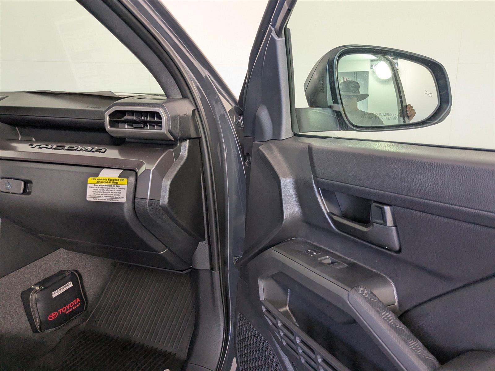 2025 Toyota Tacoma SR5 Double Cab photo 3