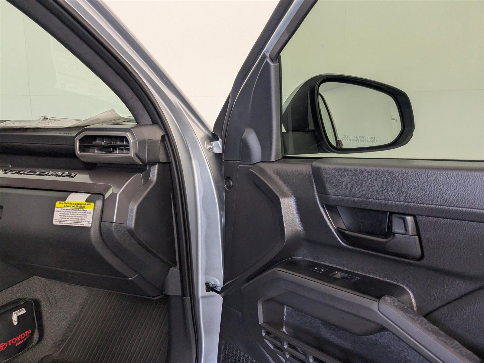 2025 Toyota Tacoma SR5 Double Cab photo 3