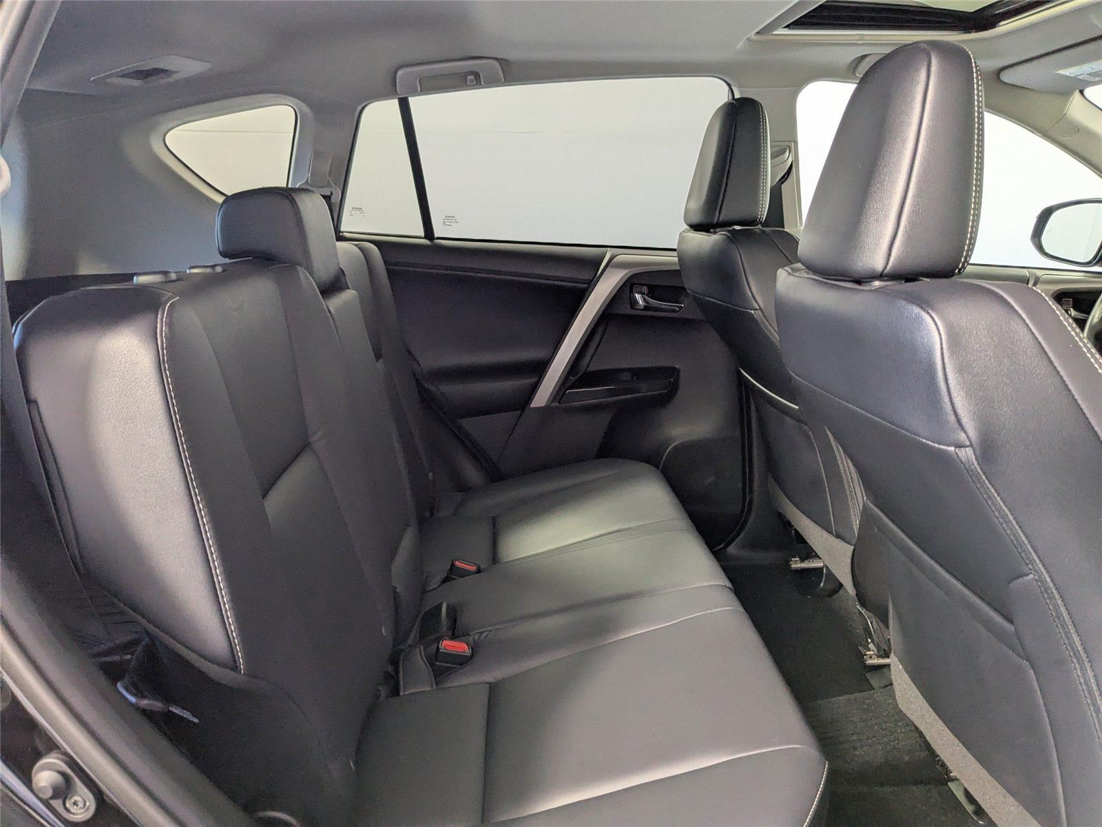 2018 Toyota RAV4 Limited photo 2