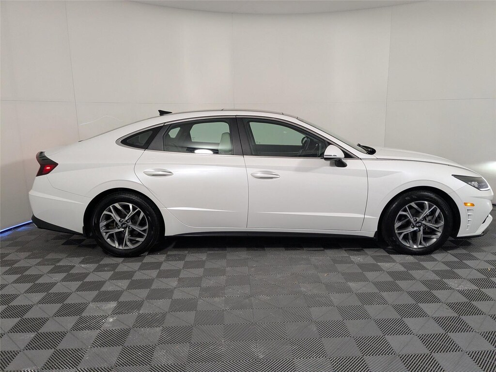 Used 2022 Hyundai Sonata SEL Sedan