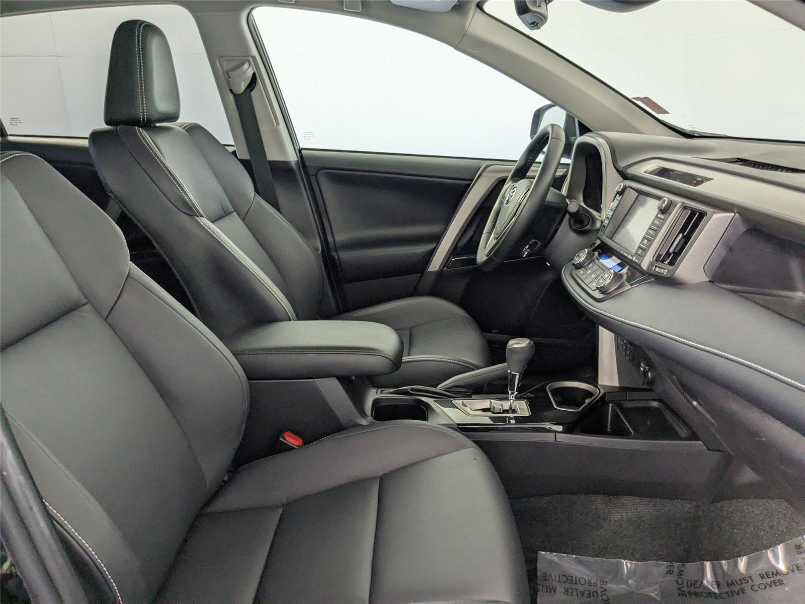 2018 Toyota RAV4 Limited photo 3